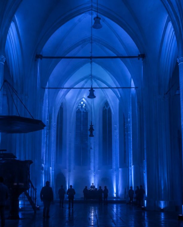 The Catharinakerk comes alive through light, visuals and unexpected moments.