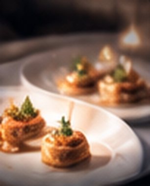 A culinary experience by MACAMBA: small, surprising, never a seated dinner.